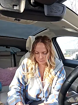 Snapshot of Bondgirl_013 chatting on 11.26.25 Bondgirl 013 online show from 11.26.25