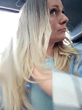 Snapshot of Bondgirl_013 chatting on 11.27.25 Bondgirl 013 online show from 11.27.25