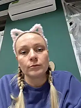 Snapshot of Bondgirl_013 chatting on 03.08.26 Bondgirl 013 online show from 03.08.26