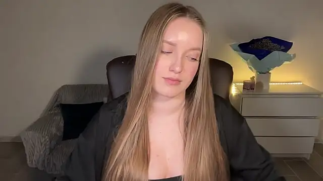 EvaMaddison online show from 04.27.26