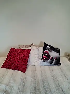 Snapshot of AureliaDoux chatting on 03.03.25 AureliaDoux online show from 03.03.25