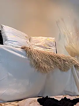 Snapshot of AureliaDoux chatting on 09.16.25 AureliaDoux online show from 09.16.25