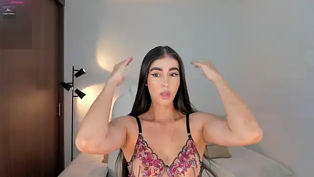 Snapshot of RebeccaBaxter chatting on 03.25.26 RebeccaBaxter online show from 03.25.26