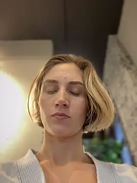 Snapshot of Feral_berry_8133 chatting on 01.05.25 Feral berry 8133 online show from 01.05.25