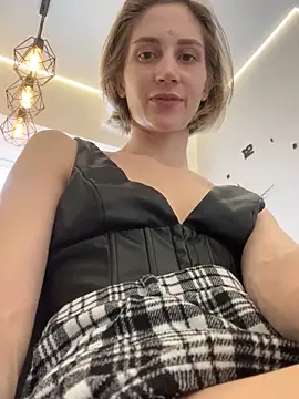 Snapshot of Feral_berry_8133 chatting on 02.10.25 Feral berry 8133 online show from 02.10.25