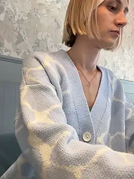 Snapshot of Feral_berry_8133 chatting on 02.12.25 Feral berry 8133 online show from 02.12.25