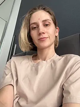 Snapshot of Feral_berry_8133 chatting on 02.16.25 Feral berry 8133 online show from 02.16.25