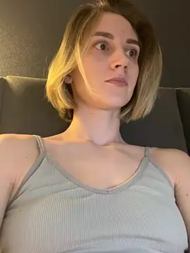 Snapshot of Feral_berry_8133 chatting on 03.03.25 Feral berry 8133 online show from 03.03.25