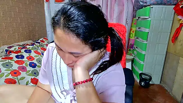 Snapshot of M_e_c_e_l chatting on 03.04.25 M e c e l online show from 03.04.25