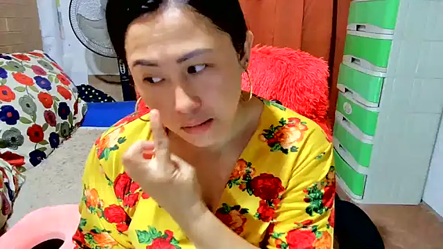 Snapshot of M_e_c_e_l chatting on 09.19.25 M e c e l online show from 09.19.25