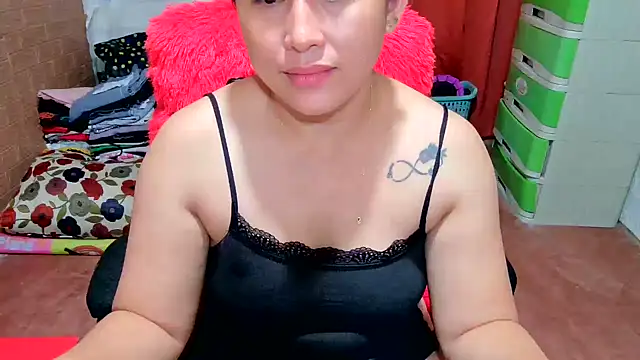 Snapshot of M_e_c_e_l chatting on 10.12.25 M e c e l online show from 10.12.25