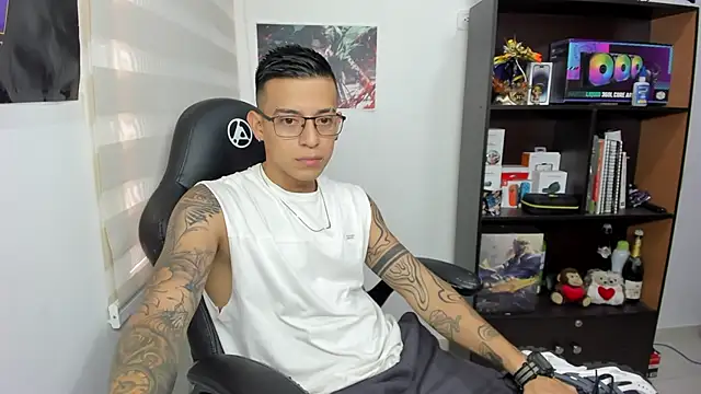 SIXXTOLOVE18 online show from 03.04.25