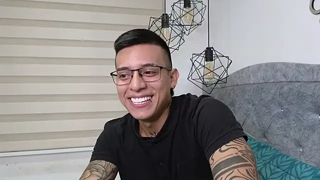 SIXXTOLOVE18 online show from 03.08.26