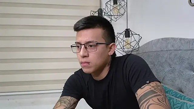 SIXXTOLOVE18 online show from 03.17.26