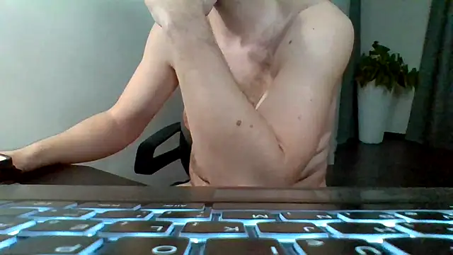 Snapshot of Horney_boy86 chatting on 03.03.25 Horney boy86 online show from 03.03.25