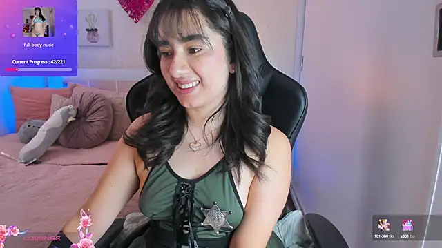 Snapshot of annadu011 chatting on 01.20.25 annadu011 online show from 01.20.25