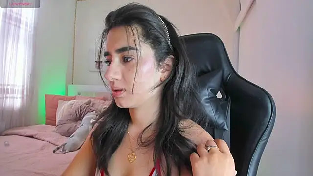 Snapshot of annadu011 chatting on 01.26.25 annadu011 online show from 01.26.25