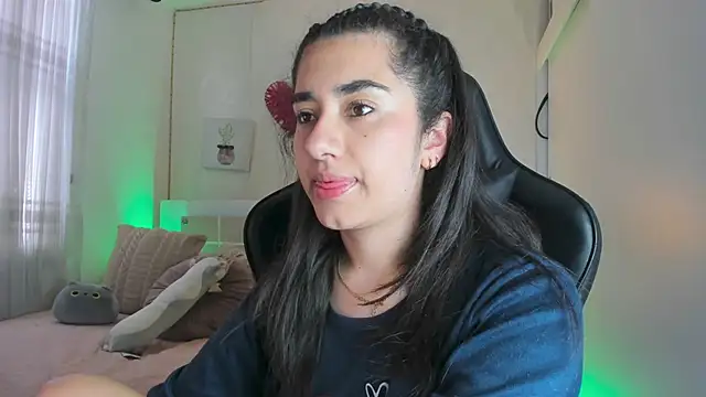 Snapshot of annadu011 chatting on 03.13.25 annadu011 online show from 03.13.25