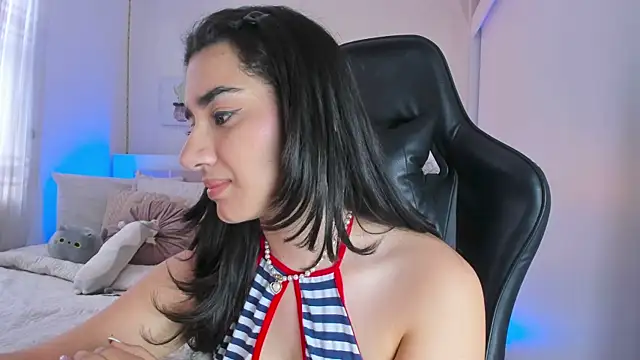 Snapshot of annadu011 chatting on 03.17.25 annadu011 online show from 03.17.25