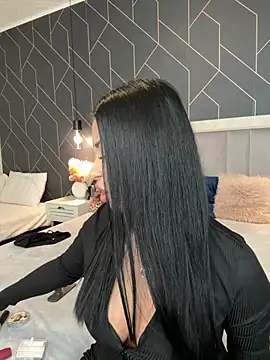 EmyLaveau online show from 02.15.25