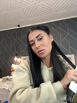 EmyLaveau online show from 02.25.25