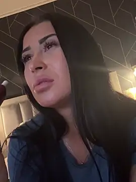 EmyLaveau online show from 03.11.25