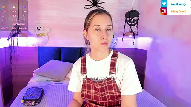 Snapshot of Abby_Sweet1_ chatting on 10.08.25 Abby Sweet1  online show from 10.08.25