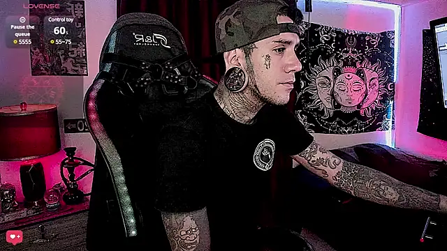 Snapshot of josh__ackerman chatting on 01.04.25 josh ackerman online show from 01.04.25