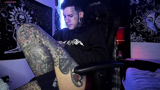 Snapshot of josh__ackerman chatting on 03.04.25 josh ackerman online show from 03.04.25