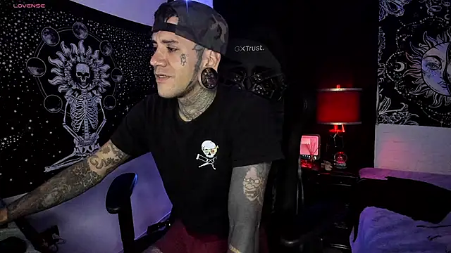 Snapshot of josh__ackerman chatting on 03.04.25 josh ackerman online show from 03.04.25