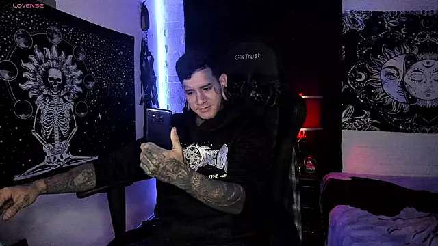 Snapshot of josh__ackerman chatting on 03.11.25 josh ackerman online show from 03.11.25