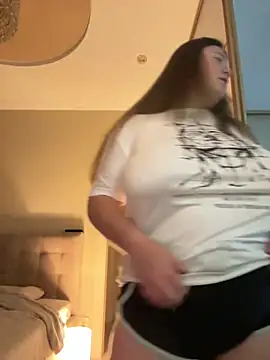 Snapshot of remirann_ chatting on 12.24.24 remirann  online show from 12.24.24