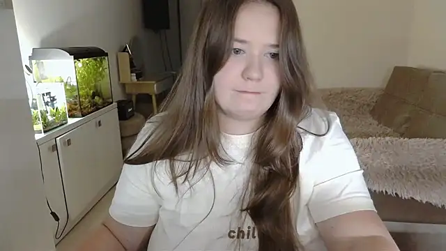 Snapshot of remirann_ chatting on 02.25.25 remirann  online show from 02.25.25