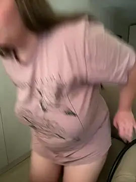 Snapshot of remirann_ chatting on 03.12.25 remirann  online show from 03.12.25