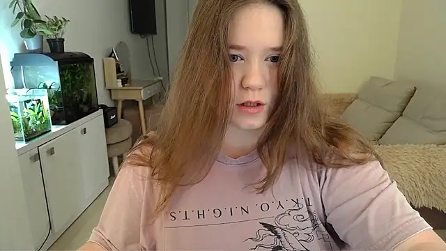 Snapshot of remirann_ chatting on 03.14.25 remirann  online show from 03.14.25