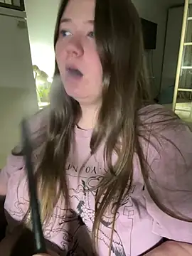 Snapshot of remirann_ chatting on 03.16.25 remirann  online show from 03.16.25