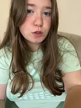 Snapshot of remirann_ chatting on 09.11.25 remirann  online show from 09.11.25