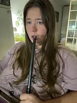 Snapshot of remirann_ chatting on 10.05.25 remirann  online show from 10.05.25