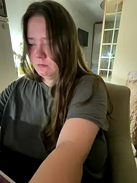 Snapshot of remirann_ chatting on 10.13.25 remirann  online show from 10.13.25