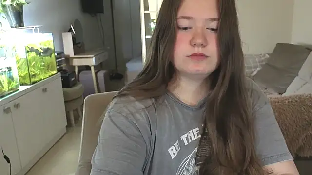 Snapshot of remirann_ chatting on 11.02.25 remirann  online show from 11.02.25