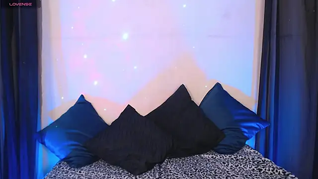 Agatha Tenebris online show from 12.30.24