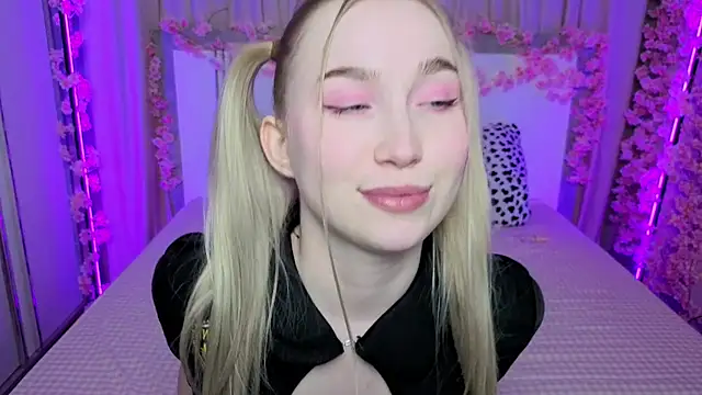 Snapshot of LilyStarlight chatting on 04.06.26 LilyStarlight online show from 04.06.26