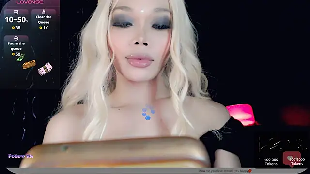 Snapshot of sugar_bbyxx chatting on 12.14.24 sugar bbyxx online show from 12.14.24