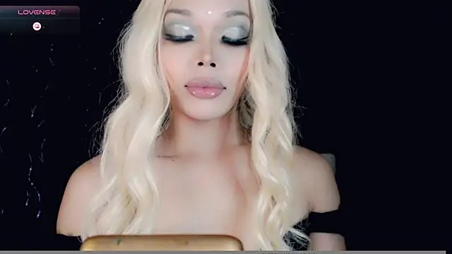 Snapshot of sugar_bbyxx chatting on 01.04.25 sugar bbyxx online show from 01.04.25