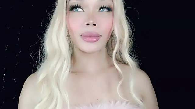 Snapshot of sugar_bbyxx chatting on 03.17.25 sugar bbyxx online show from 03.17.25