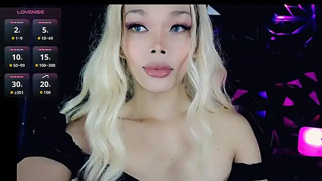Snapshot of sugar_bbyxx chatting on 10.03.25 sugar bbyxx online show from 10.03.25