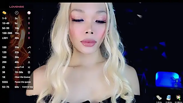 Snapshot of sugar_bbyxx chatting on 10.24.25 sugar bbyxx online show from 10.24.25