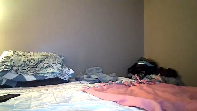 Snapshot of JoJoMonroe84 chatting on 12.21.25 JoJoMonroe84 online show from 12.21.25