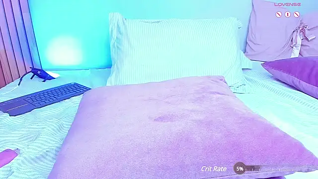 Snapshot of mia-reeves chatting on 01.28.25 mia-reeves online show from 01.28.25