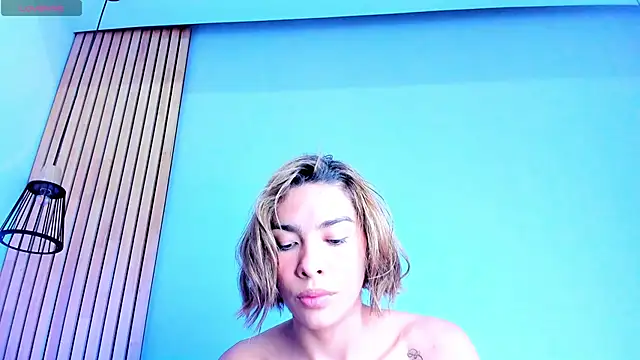 Snapshot of mia-reeves chatting on 03.03.25 mia-reeves online show from 03.03.25